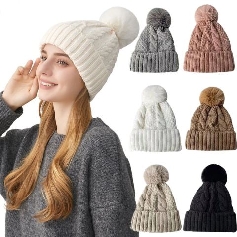 Bonnet tricoté à pompon et doublure peluche